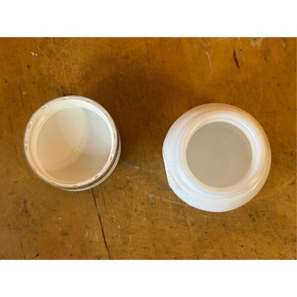 Vintage Gay Romance  Vanda  Empty Cream Sachet Bottle Jar (8287) - Picture 7 of 7